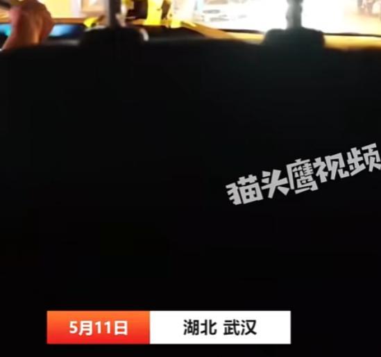 5月11日，湖北16岁女孩到武汉旅游，晚上打车。没想到，刚上车就被司机开黄腔，说