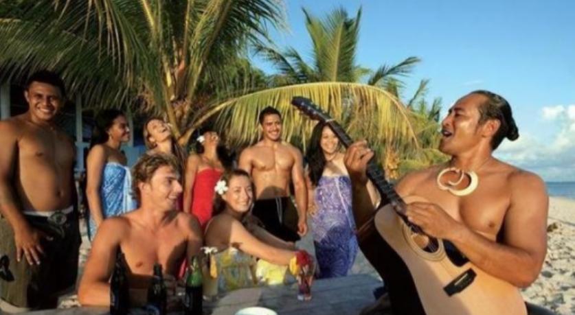 在遥远的大洋洲有这样一个国家，“开放”程度令人瞠目结舌，女性衣不蔽体，不管男性