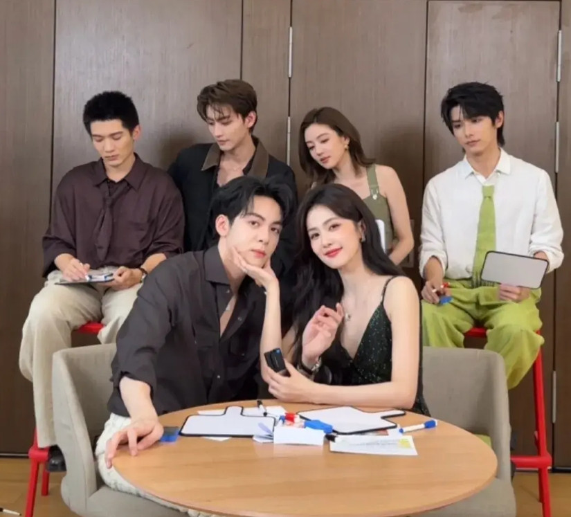 破案了，终于知道白鹿的《临江仙》为什么会扑得这么惨！不是她演技不好，也不是曾舜
