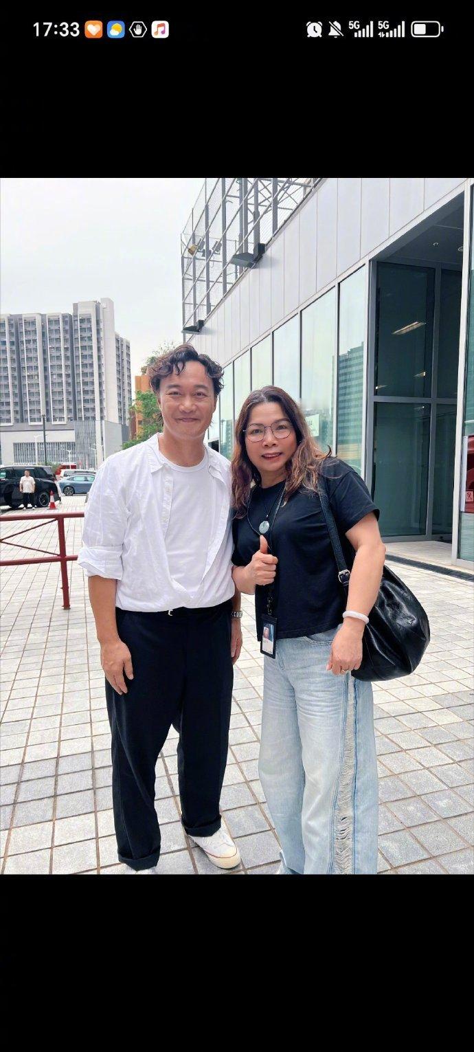 全香港都在偶遇陈奕迅求一个偶遇陈奕迅的秘籍退一万步讲，偶遇陈奕迅的真的不能是