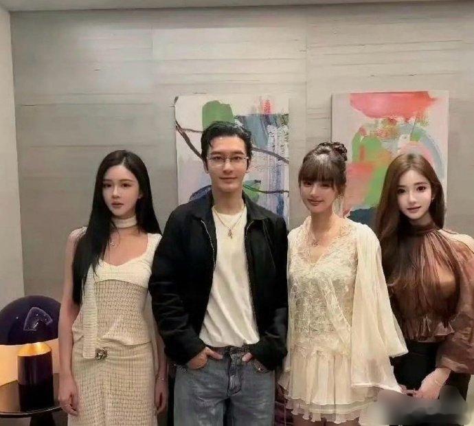黄晓明这么多年了审美真是没变啊，喜欢固定类型的女生。