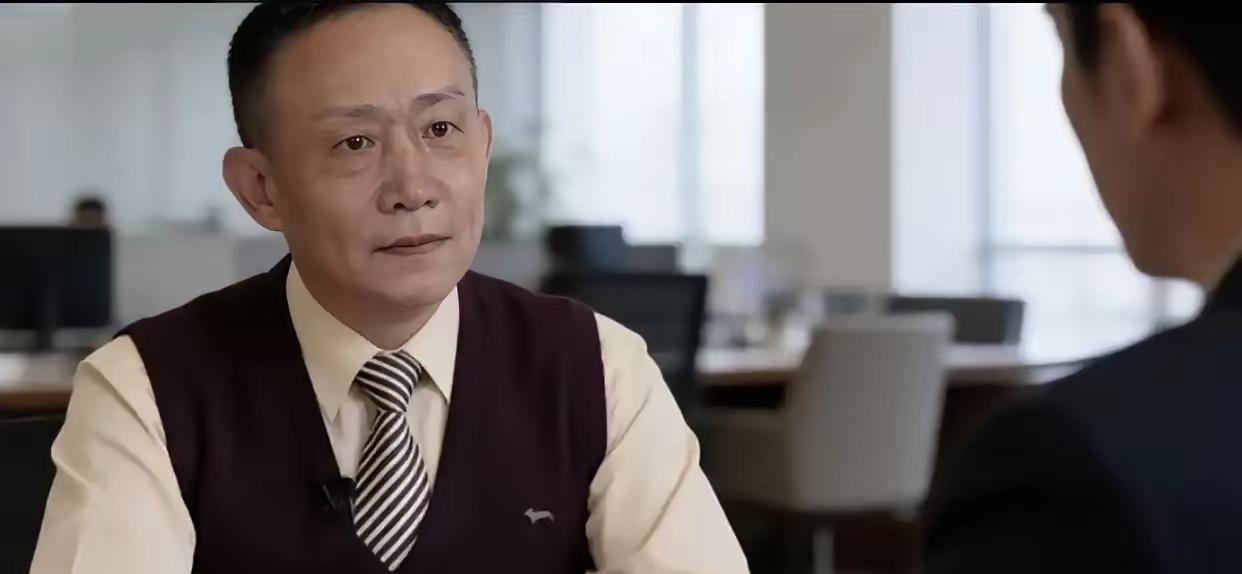 卢麒元说，那些人一心想把核心资源私有化，打着“高水平开放”的旗号，梦想照抄“国际