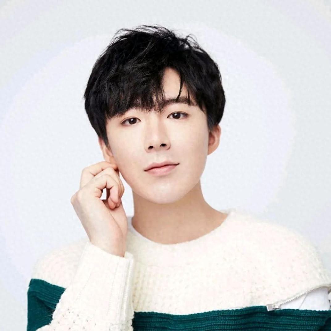 刘宇宁：从街头到顶流，他才是自己的“幕后高人”从街头歌手到顶流明星，从直播间零
