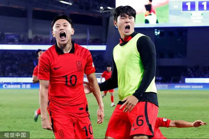 韩国男足亚运四连冠，20名球员获兵役优待，却引发韩国网友强烈不满。民众质疑：连B