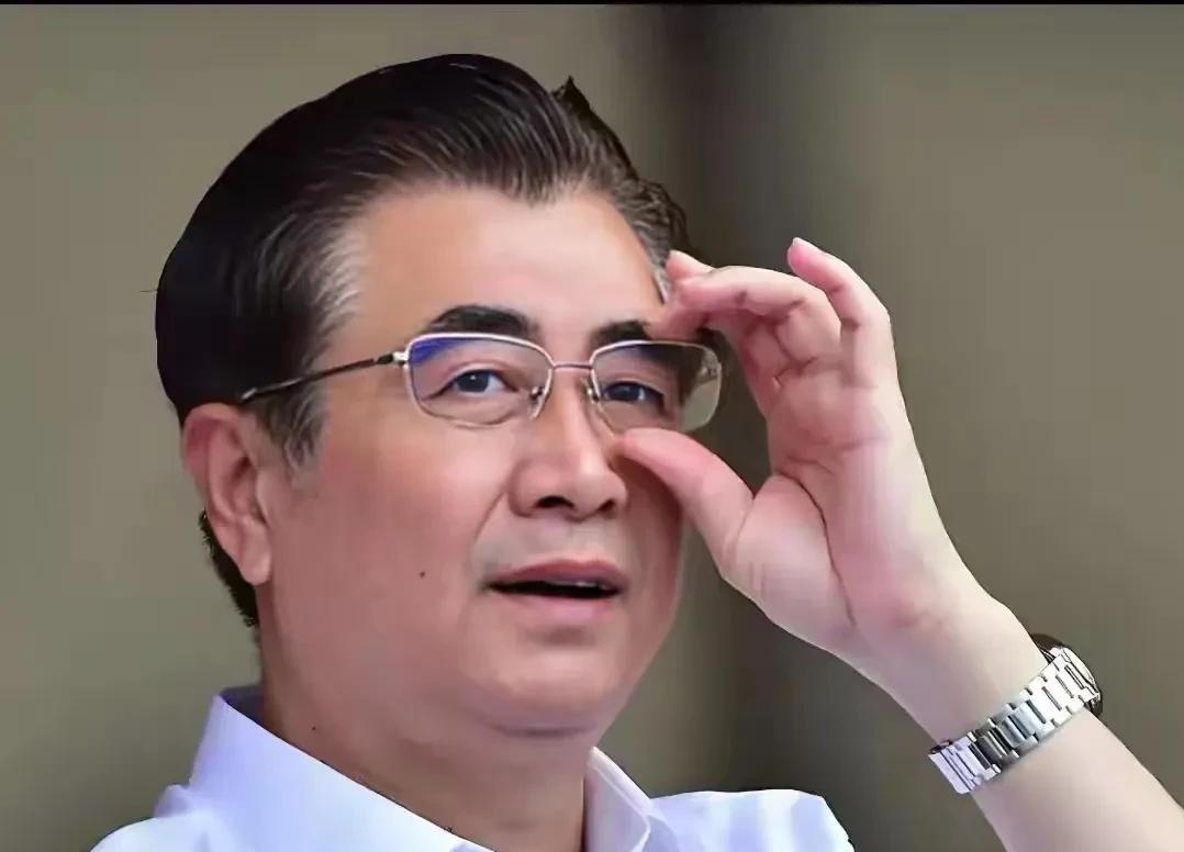 关于国足战绩拉胯，其实并不是什么教练问题，也和球员关系不大，最重要的症结还是在中
