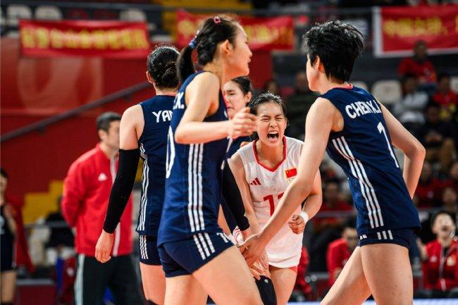 女排世锦赛半决赛中国对阵美国！北京时间8月15日，在智利进行的U17女排世锦