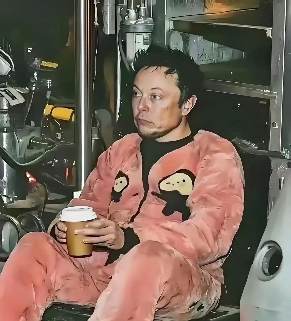 没有成名前的李子柒，在街边发传单，没有成为首富前的马斯克，吃住在车间里干活，你还