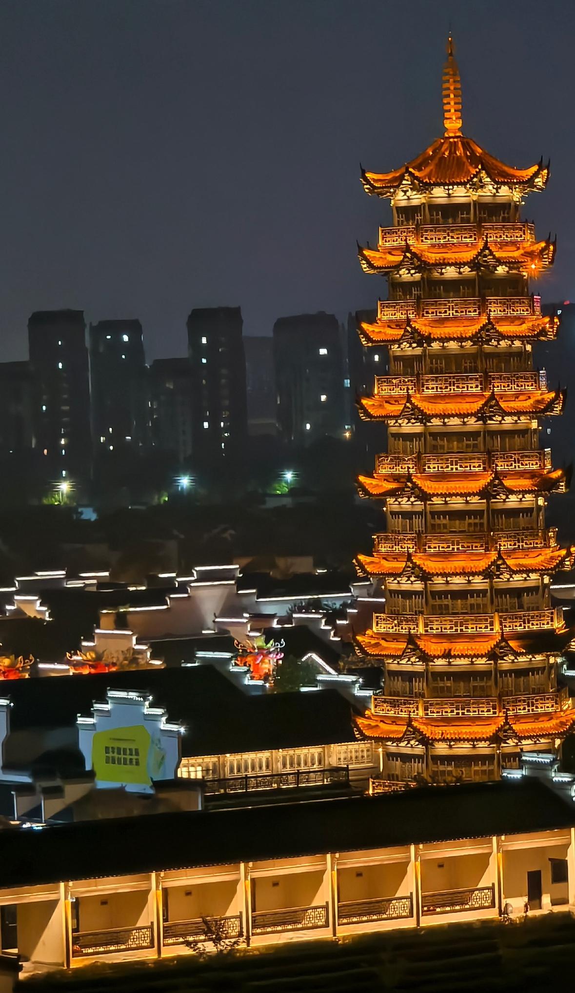 一个姑娘，27岁，个子高挑，皮肤白净，谈了两任男朋友，从来没来过“大姨妈”。她妈