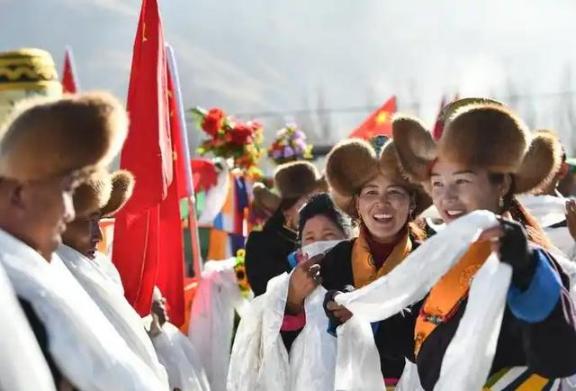 西藏的问题，唐朝整不明白，元朝整不明白，明朝也整不明白，但是硬是让清朝给整明白了