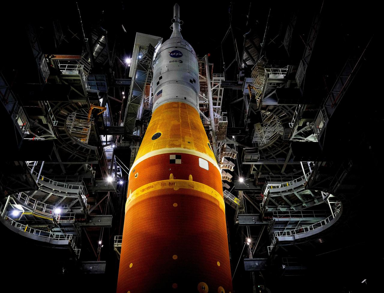 一朝被蛇咬，十年怕井绳！给是上次嫌我们没分他月壤，心里面不舒服？美国这回