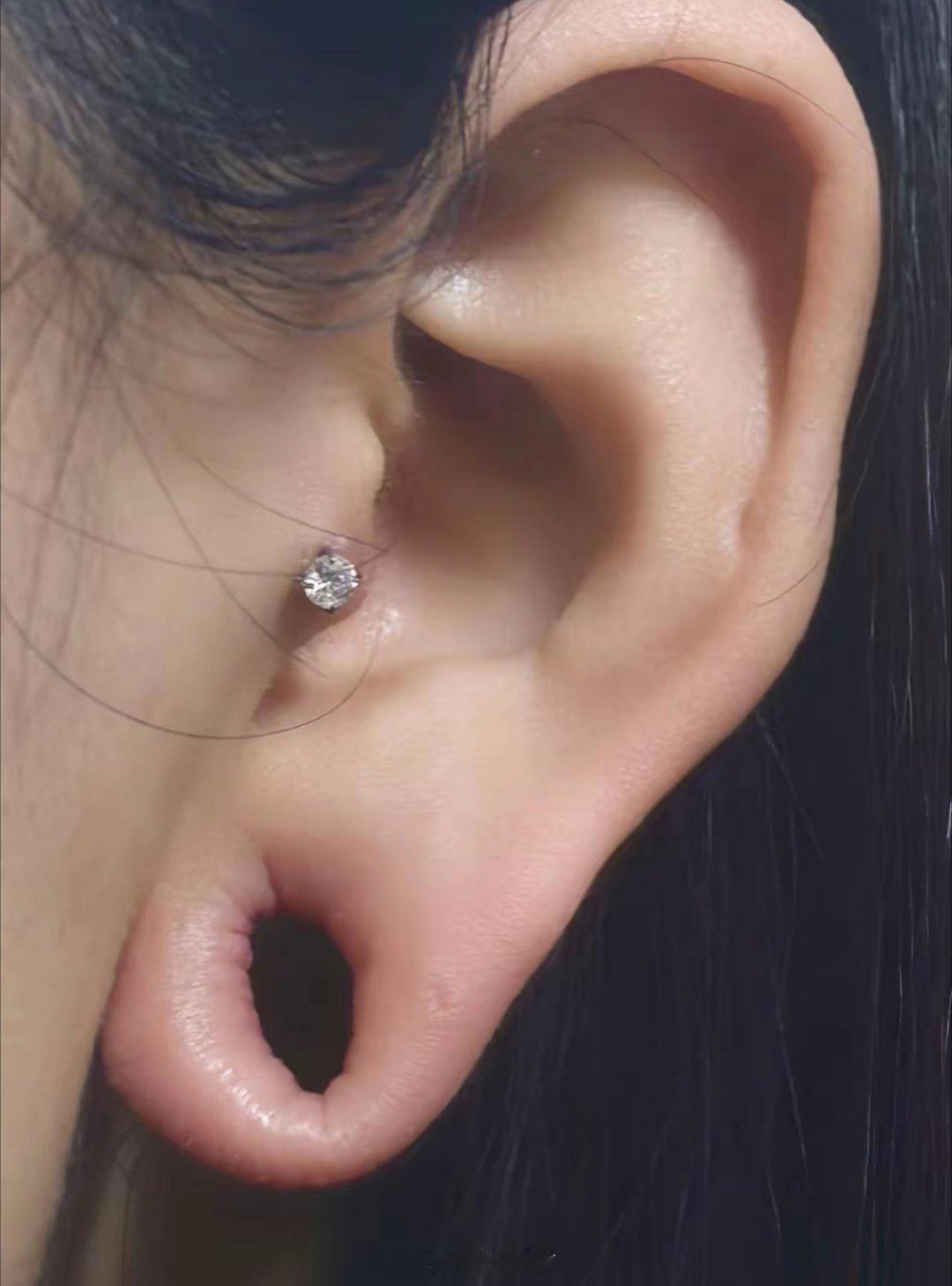 这样打耳洞，不会很疼吗？为了美可以理解，就是不太健康。