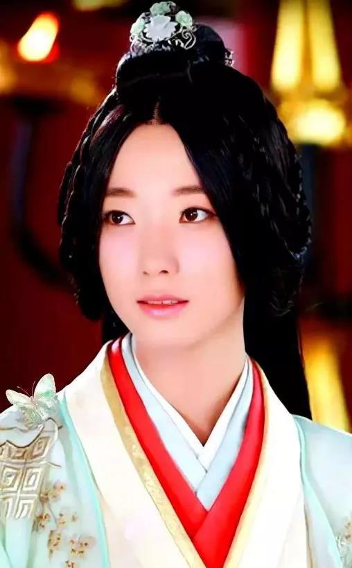 卫子夫实惨，自己被迫上吊自尽。女儿被腰斩，女婿全家被杀，儿子也是全家就剩
