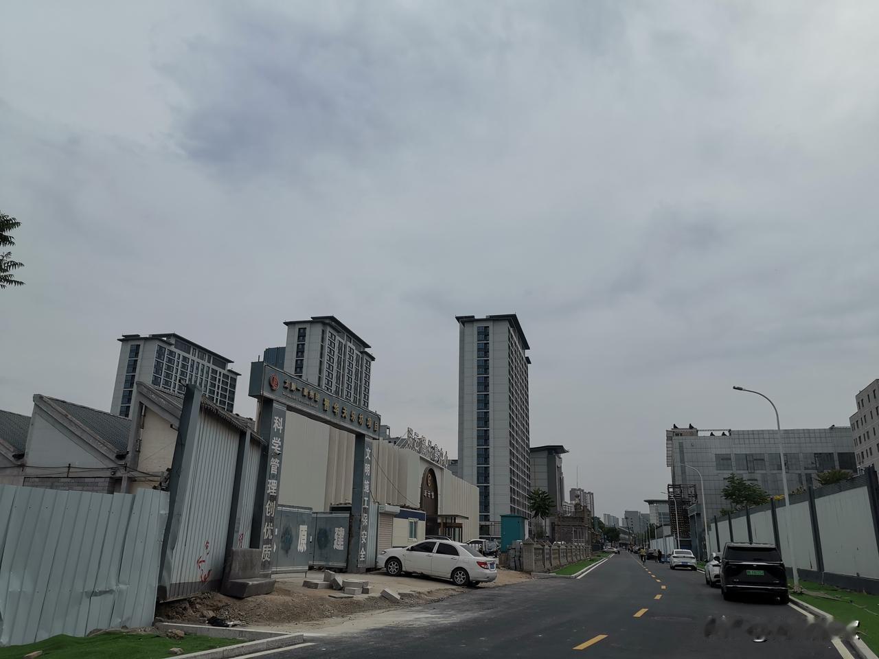 今天房子又租出去了，感觉和以往不一样！以前租房，租客都要反复选，反复讨价，都每