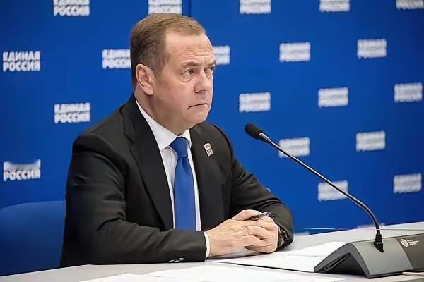 【无情胜有情】​俄罗斯联邦安全会议副主席、统一俄罗斯党主席梅德韦杰夫11月14