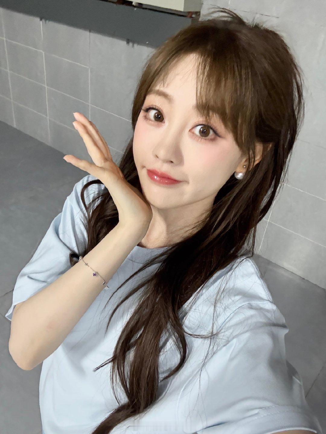 祝绪丹请出个自拍教程～