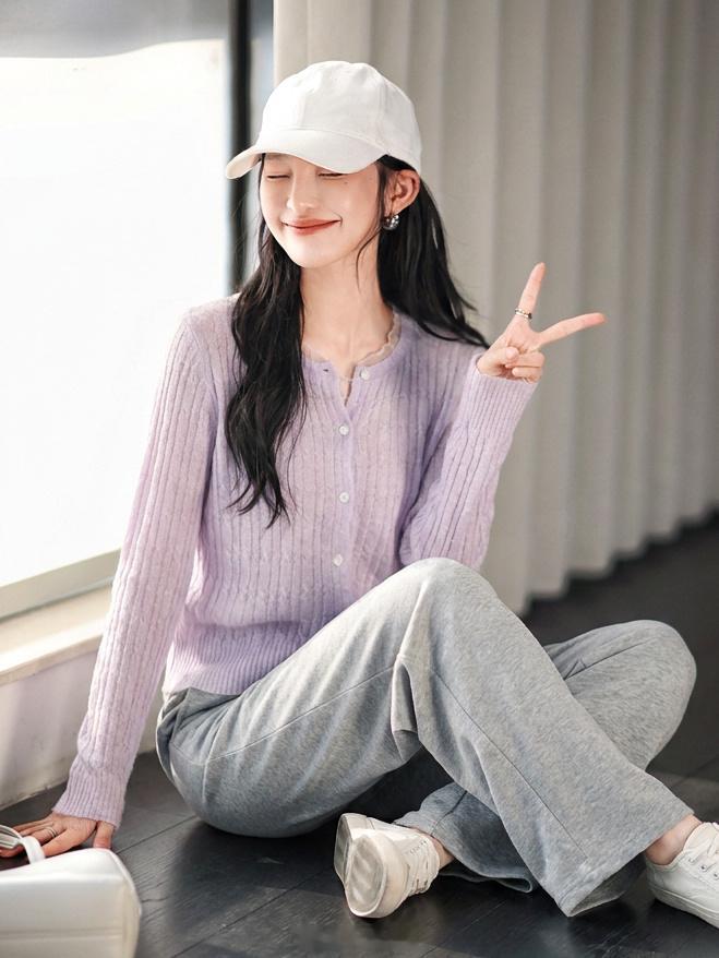 晚上看点甜的！！一个小开衫羊毛羊绒的又软又糯仔细看拼接了欧根纱哦完全