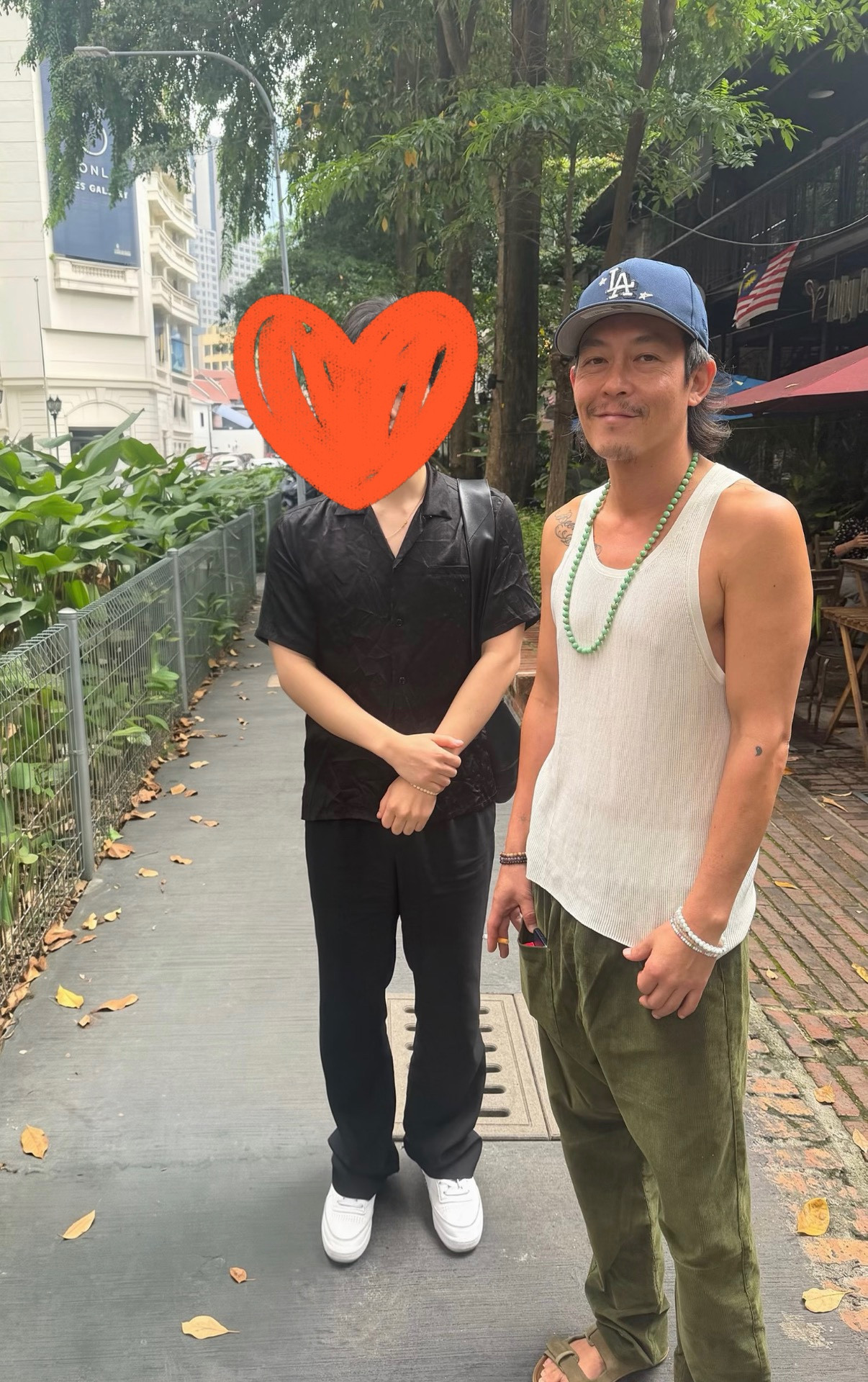 网友吉隆坡偶遇陈冠希！大家还能认出来这是陈冠希吗？其实46岁也不算很大！仔细看看他其实一没发胖二没僵