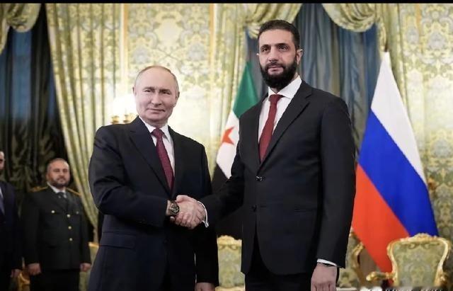 普京：不会交出阿萨德.俄罗斯总统普京在克里姆林宫与远道而来的叙利亚代理总统沙雷会