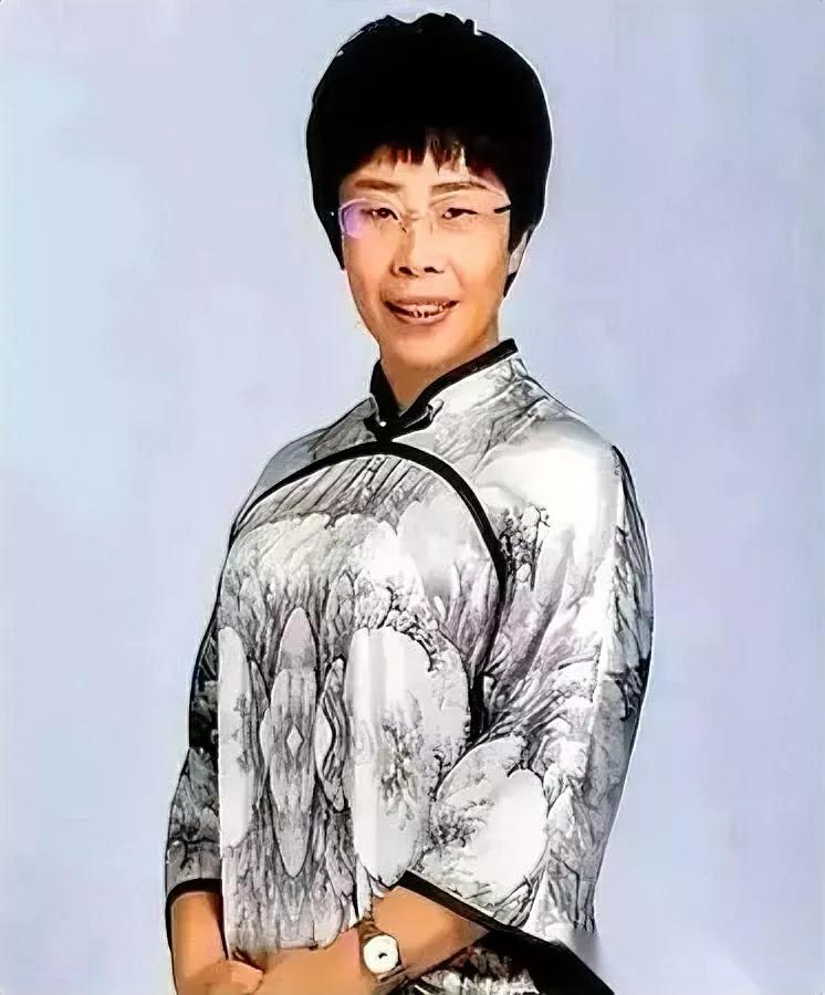 蒙曼征婚条件惊到我了！不要车房却难倒一片人？北大才女蒙曼50岁公开征友，