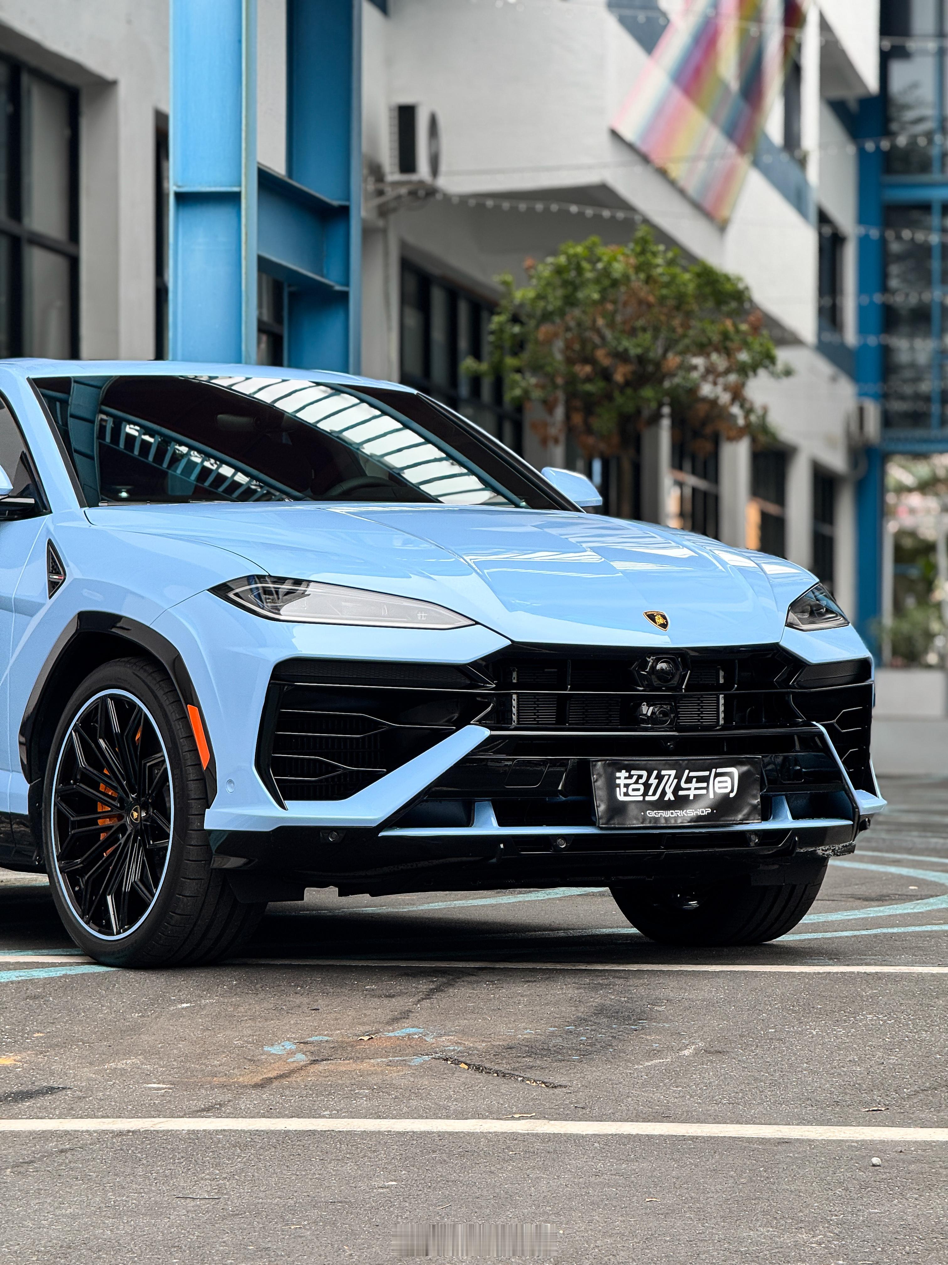 兰博基尼Urus｜babyblue婴儿蓝的温柔包裹🩵低调却藏不住的野性张力🫧