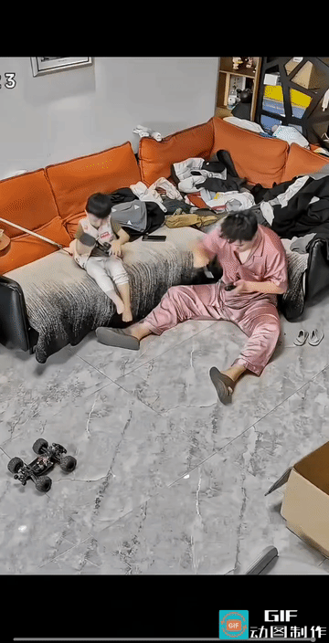 被撞了，而且是短短的十秒，被撞了两次。仿佛是卸载QQ游戏，还要清理一下多余的留存