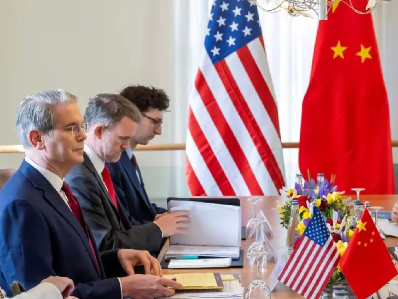美国扬言：8月10日以后，如果中国继续从俄罗斯购买石油，就会受到二级制裁。对