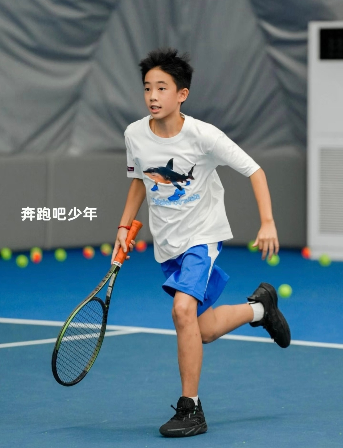 Jasper、轩轩、小泡芙、NeiNei又在一起玩了，参加刘畊宏儿子的生日会。记