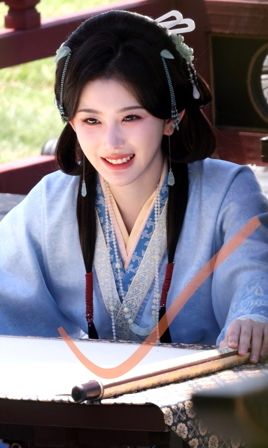 孔雪儿将门独后蓝衣路透孔雪儿将门独后路透生图成为30岁女人的第一天☝🏻我们雪儿