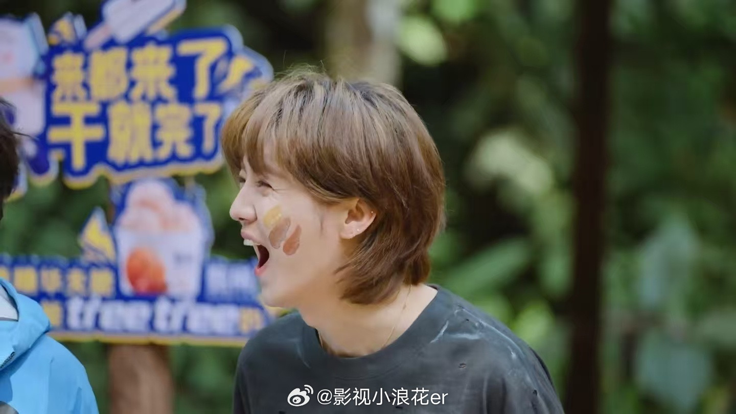 陈赫扇邓超，扇出了五哈的新传统。第一次扇：闭麦成功。第二次扇：续集更精彩。邓超的