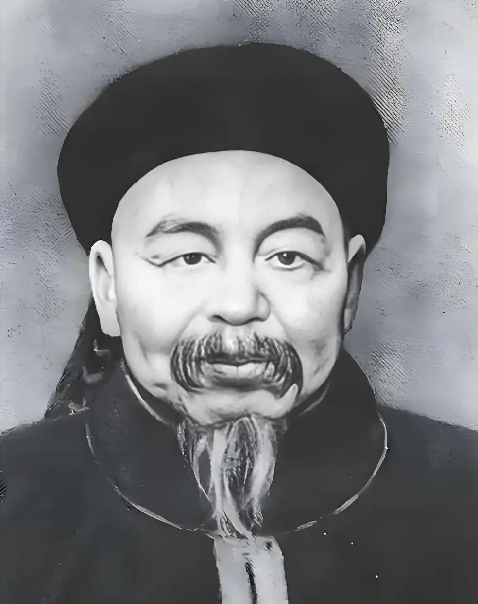 1869年，左宗棠下令斩杀降将董福祥，部将刘松山大骂：“左骡子，我真是瞎了眼！”