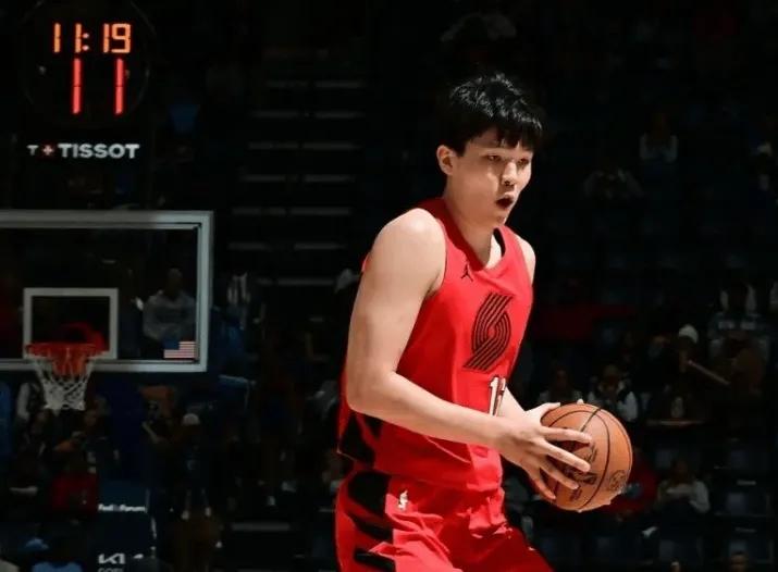 凡事都有第一次！今天杨瀚森终于迎来了自己的第一次首发，上场打了19分钟，19分