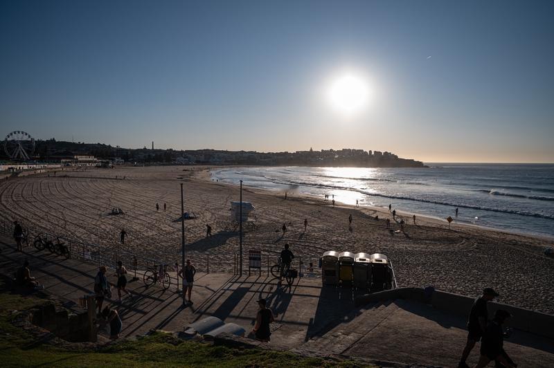 澳大利亚这次的海滩枪击案太惨烈了。当地时间12月14日，新南威尔士州邦迪海滩发生