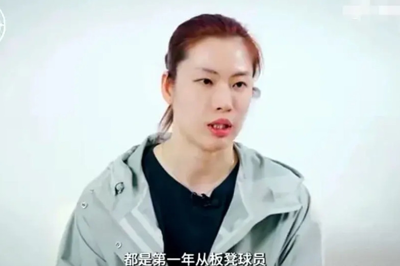 难怪江苏女篮主教练陈晓佳，在WCBA季后赛时一直没有上场助阵，原来是有原因的。近