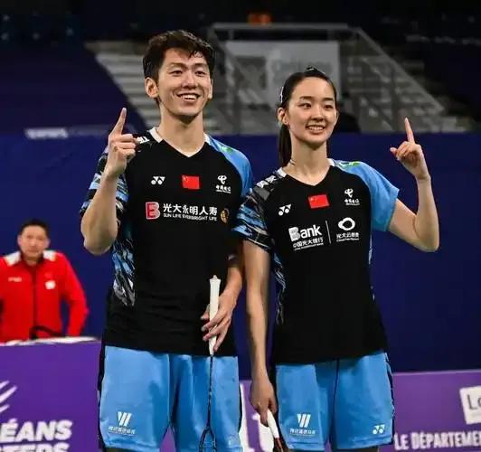印尼公开赛混双无缘决赛!程星/张驰21-17、14-21、12-21不敌