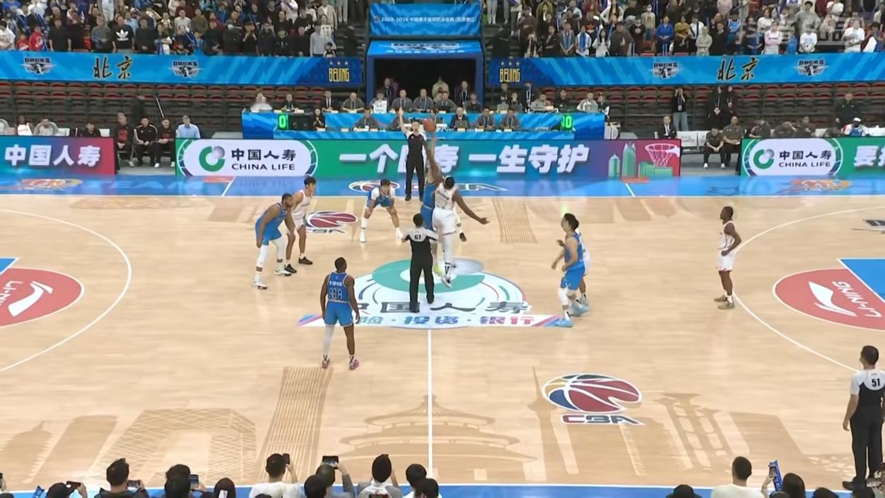 CBA常规赛的一场比赛中，北京男篮104—88深圳男篮，深圳男篮打出了梦幻般