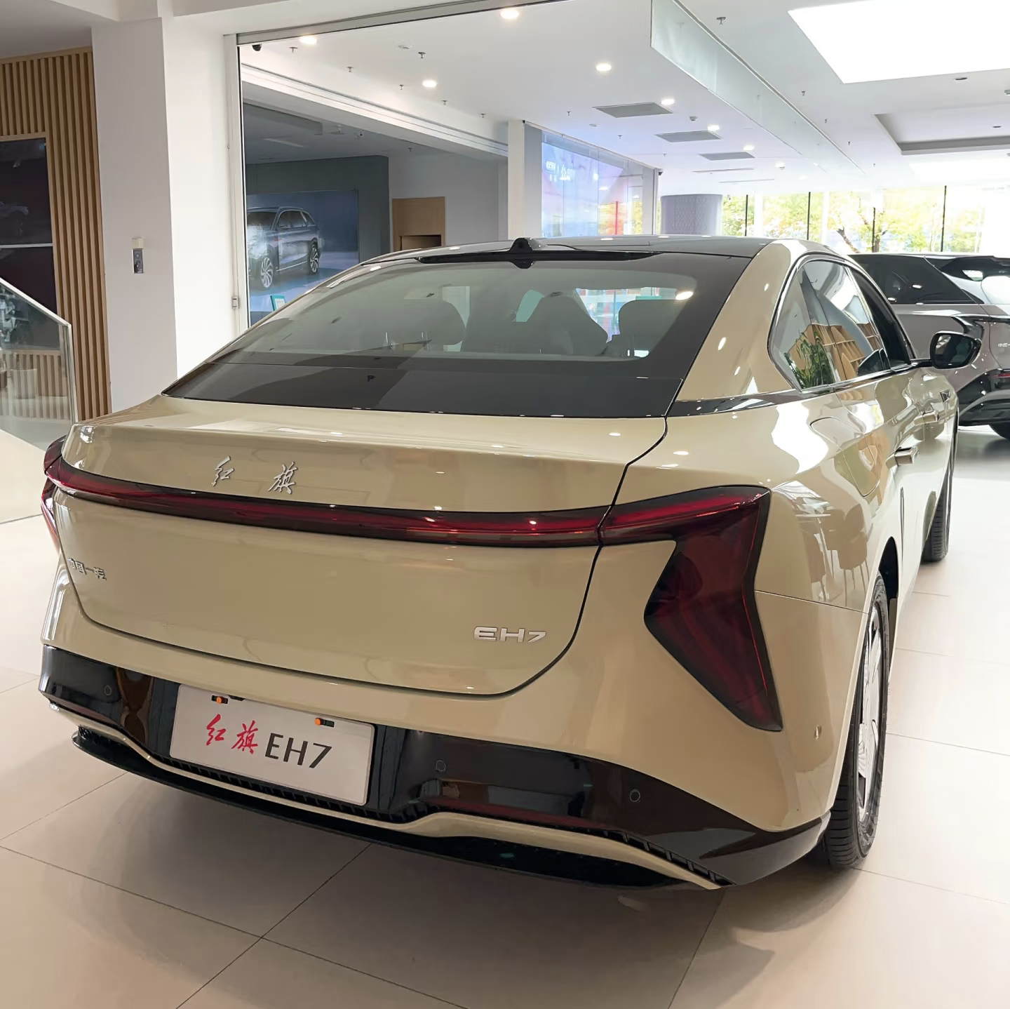 这红旗，咋变这么潮了？