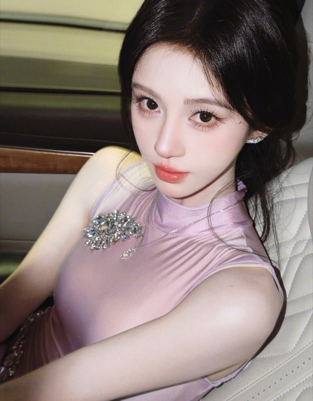 鞠婧祎好漂亮呀那天舞台特别棒，超级美😍辛苦了宝宝​​​