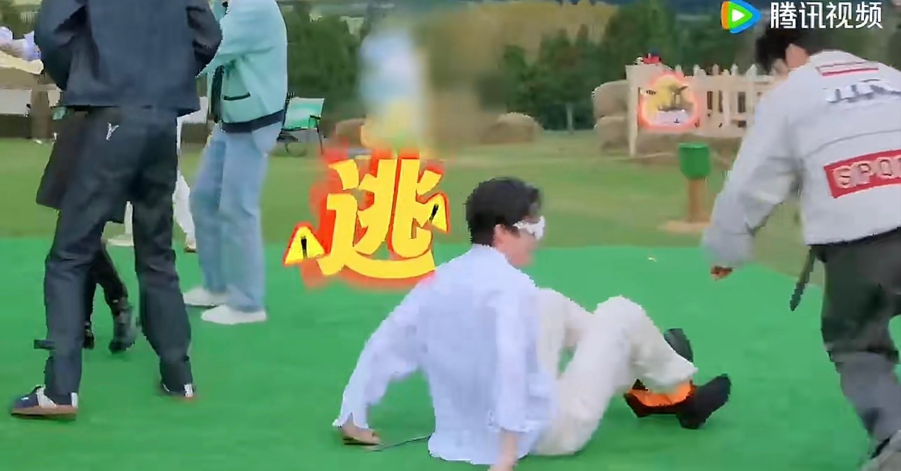 觉得压力大的可以看看刘宇宁的鞋哈哈哈哈哈觉得压力大的可以看看刘宇宁的鞋