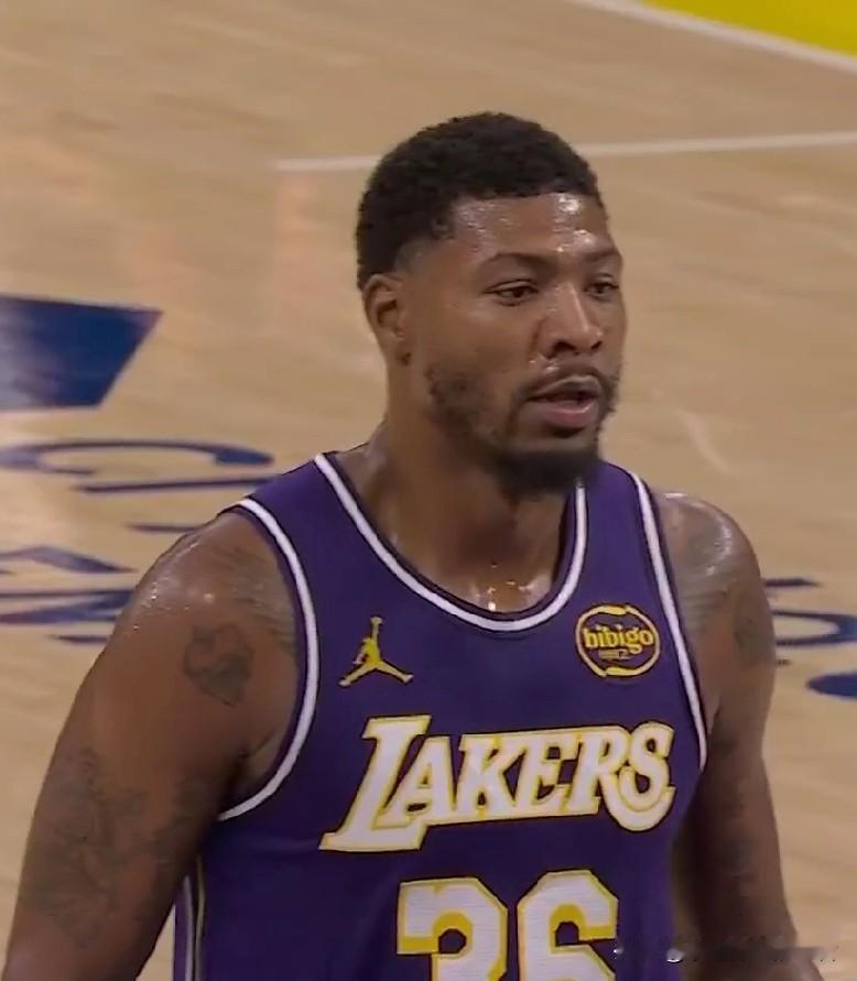 新赛季打到目前！！湖人三位新援的数据表现！！！艾顿：打了14场比赛，场均上场3