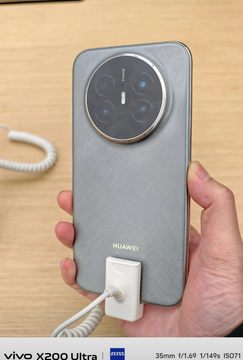 你还别说，华为MateAir有爆款潜质我在华为线下店简单体验了几分钟对