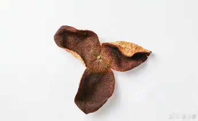 央视曝光20倍暴利假陈皮：跨省造假链条下，谁在消耗“陈皮神话”？当我们在中药