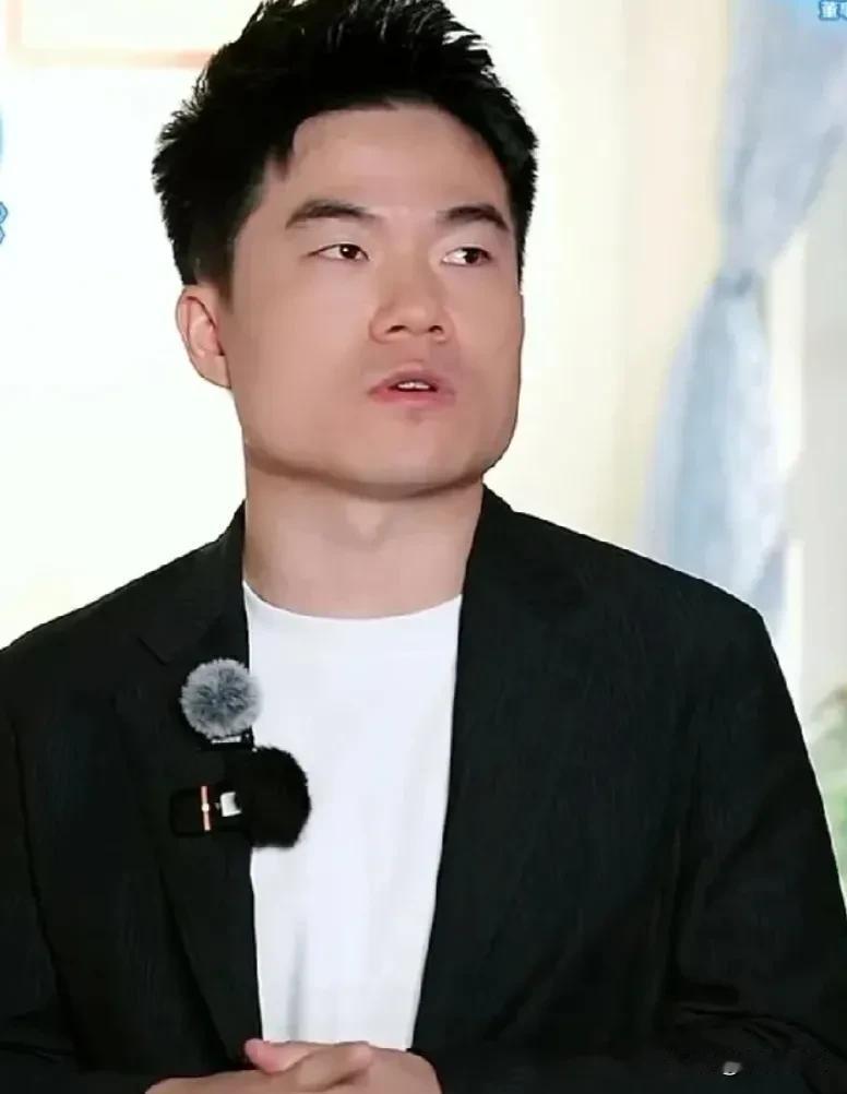 7月10日，董宇辉长春的直播散场画面，引发了不少网友的关注讨论！原因是长影旧址