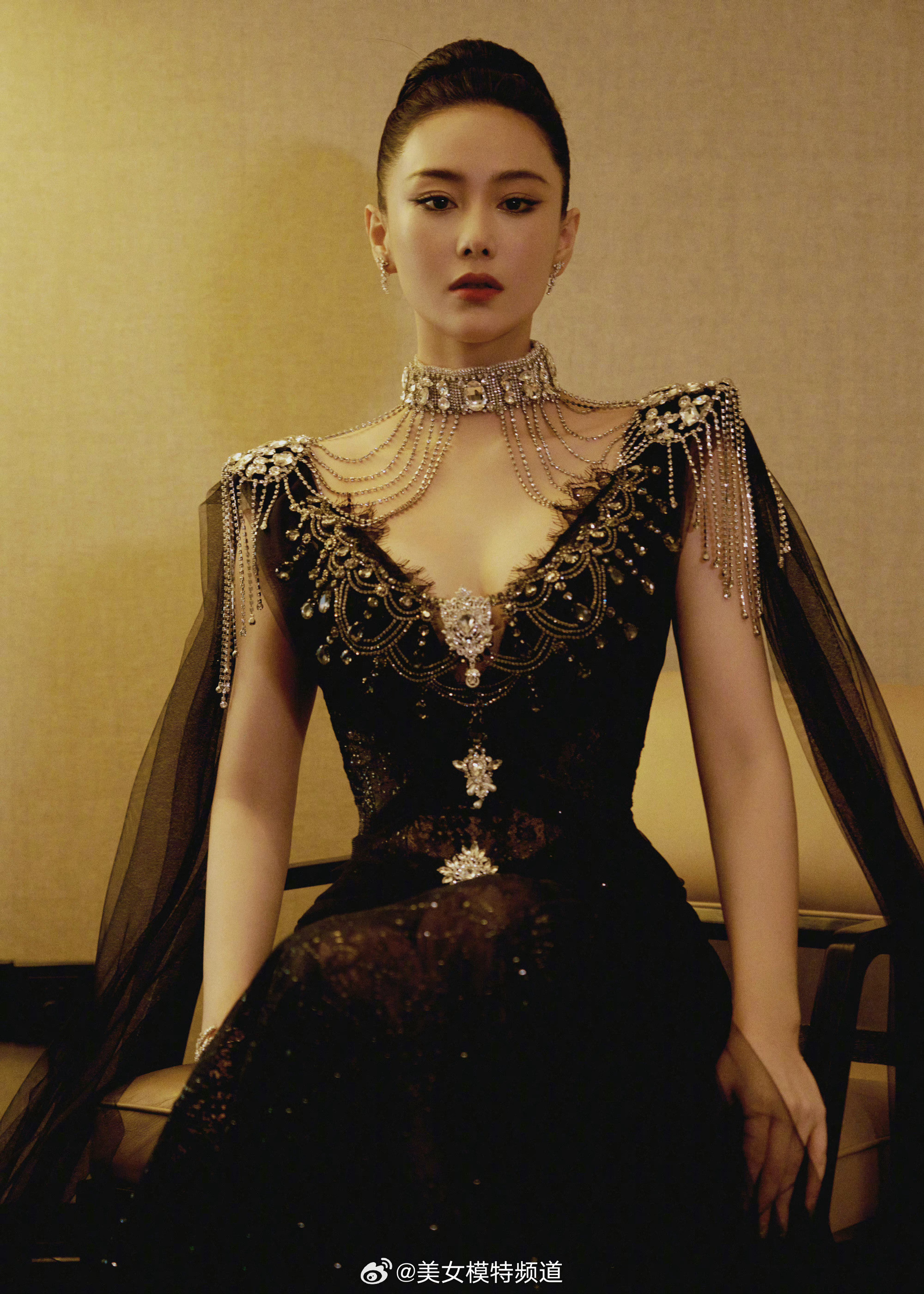 张馨予黑化女王​​​