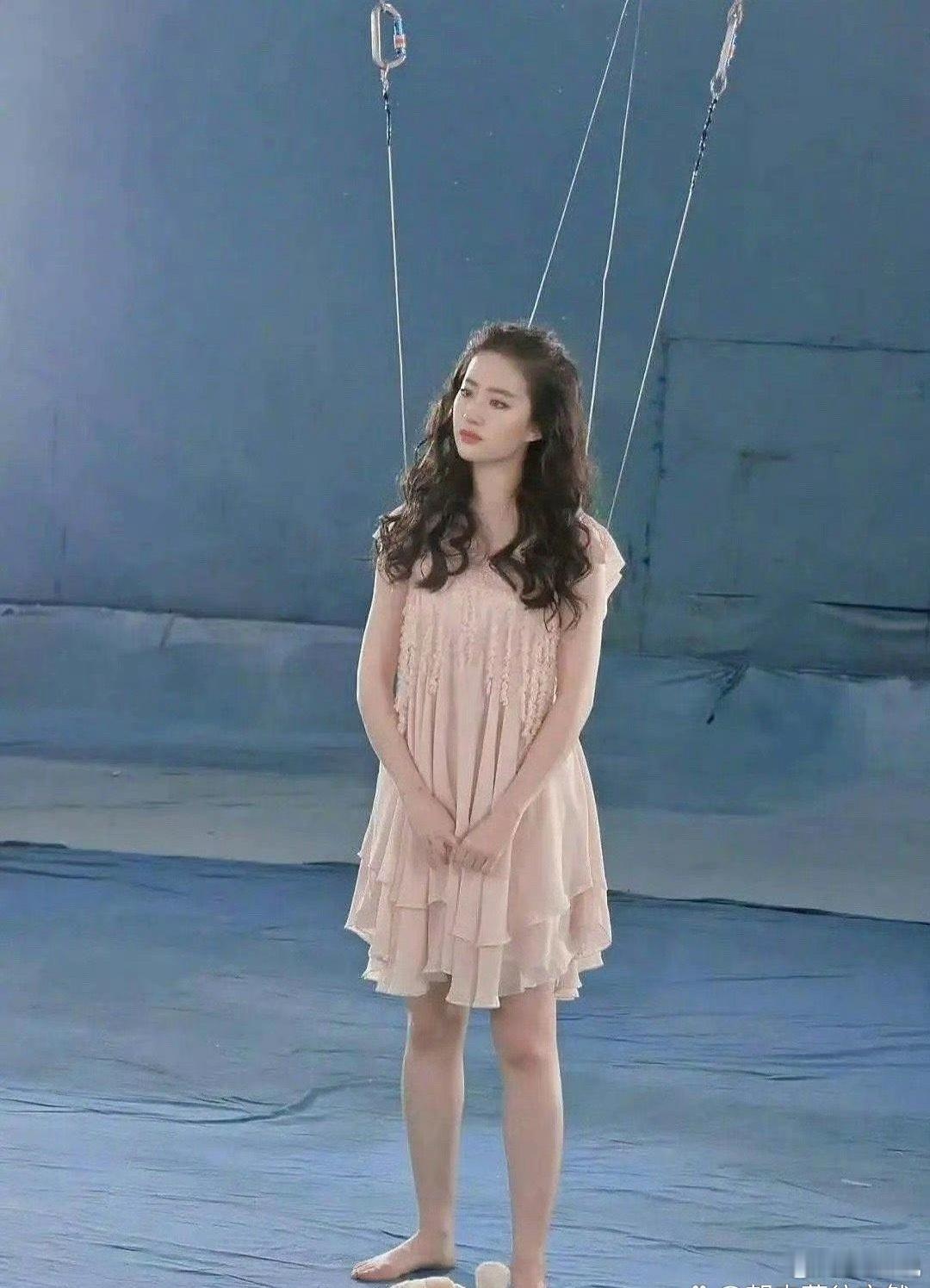 是什么时期的刘亦菲，好像洋娃娃