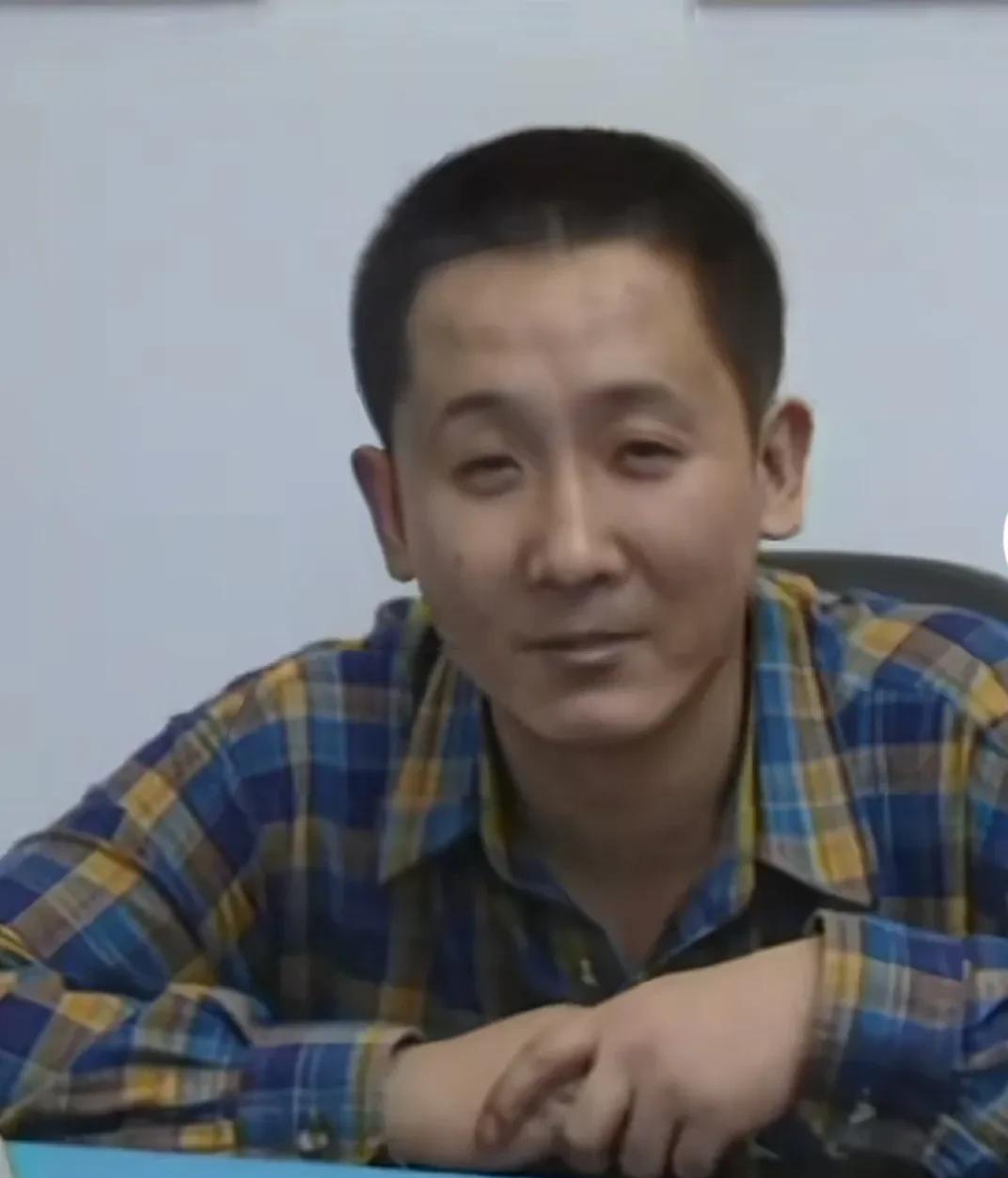 演员梁天说：“我原来就是一影迷，就特别爱看电影，给这个蔡明、宋丹丹、李秀明、刘晓