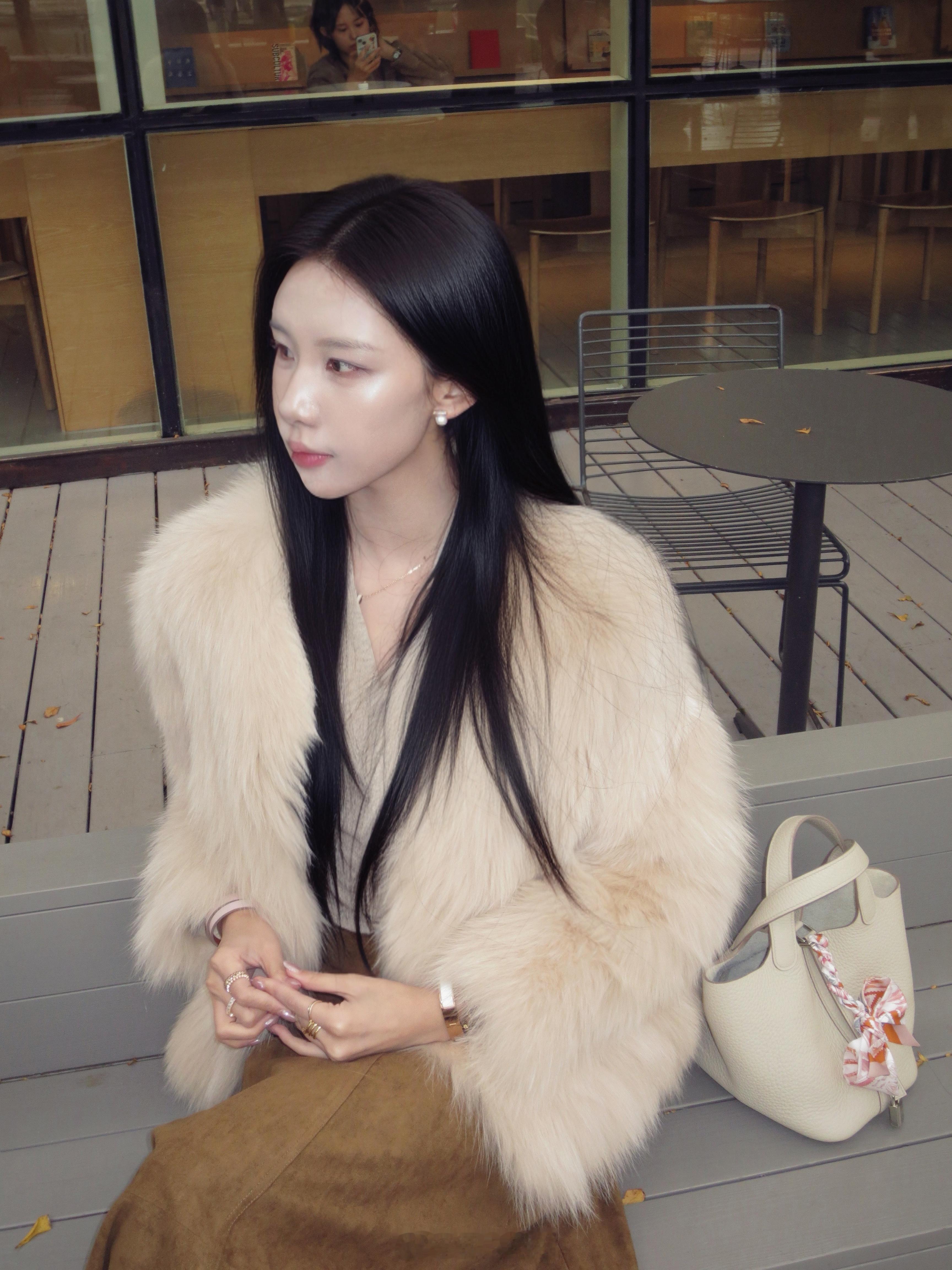 有一个小女孩更新了。、最近厦门都是阴天，我又有一个惯性思维就是只有在有阳光的时候