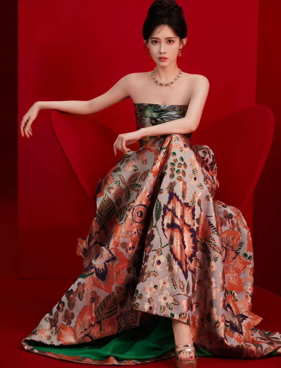 率先出图的女明星高定🈶孟子义RonaldvanderKemp2022