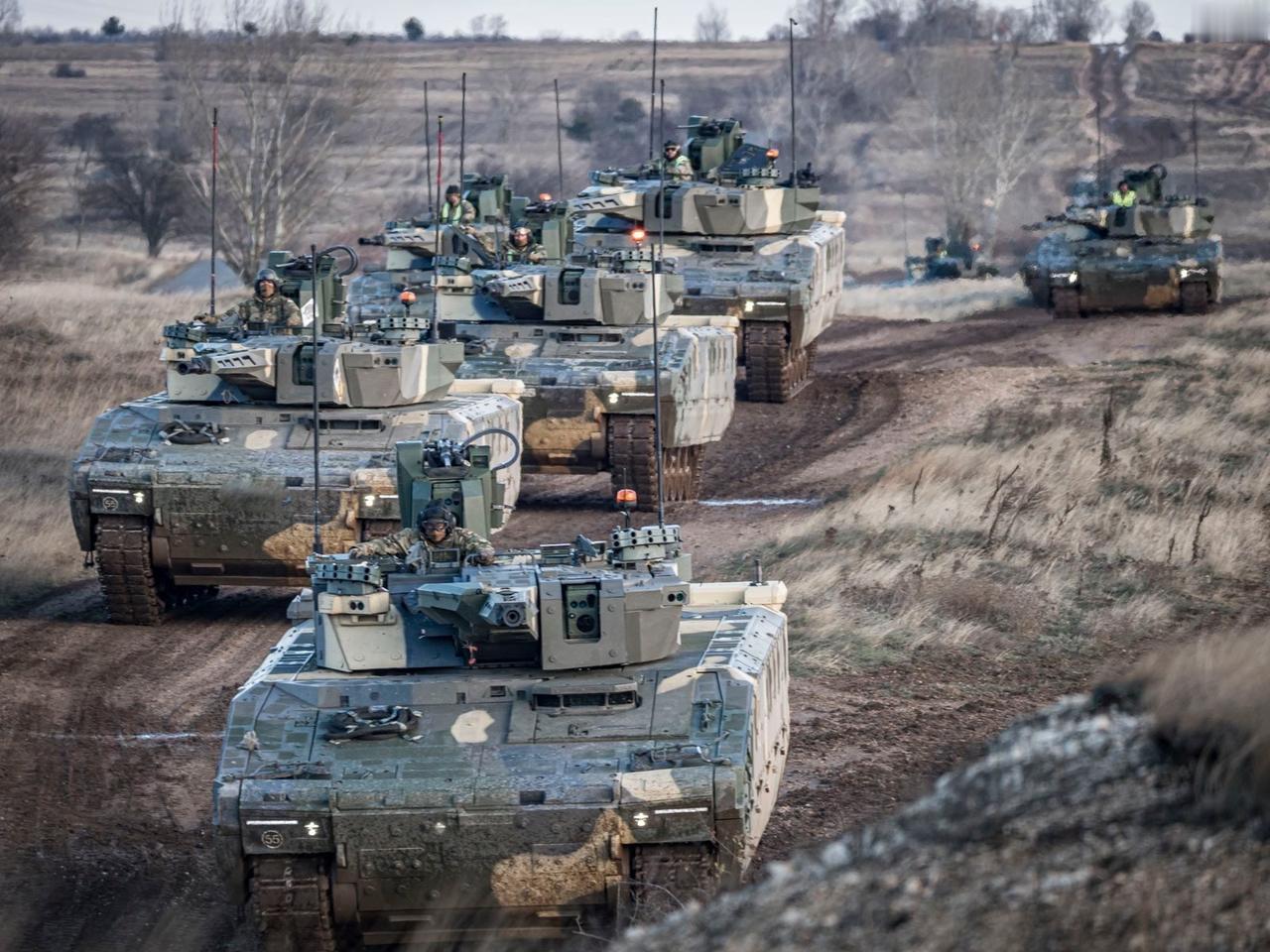 匈牙利第30装甲步兵旅“帕尔·基尼兹”的KF41“猞猁”装甲车。