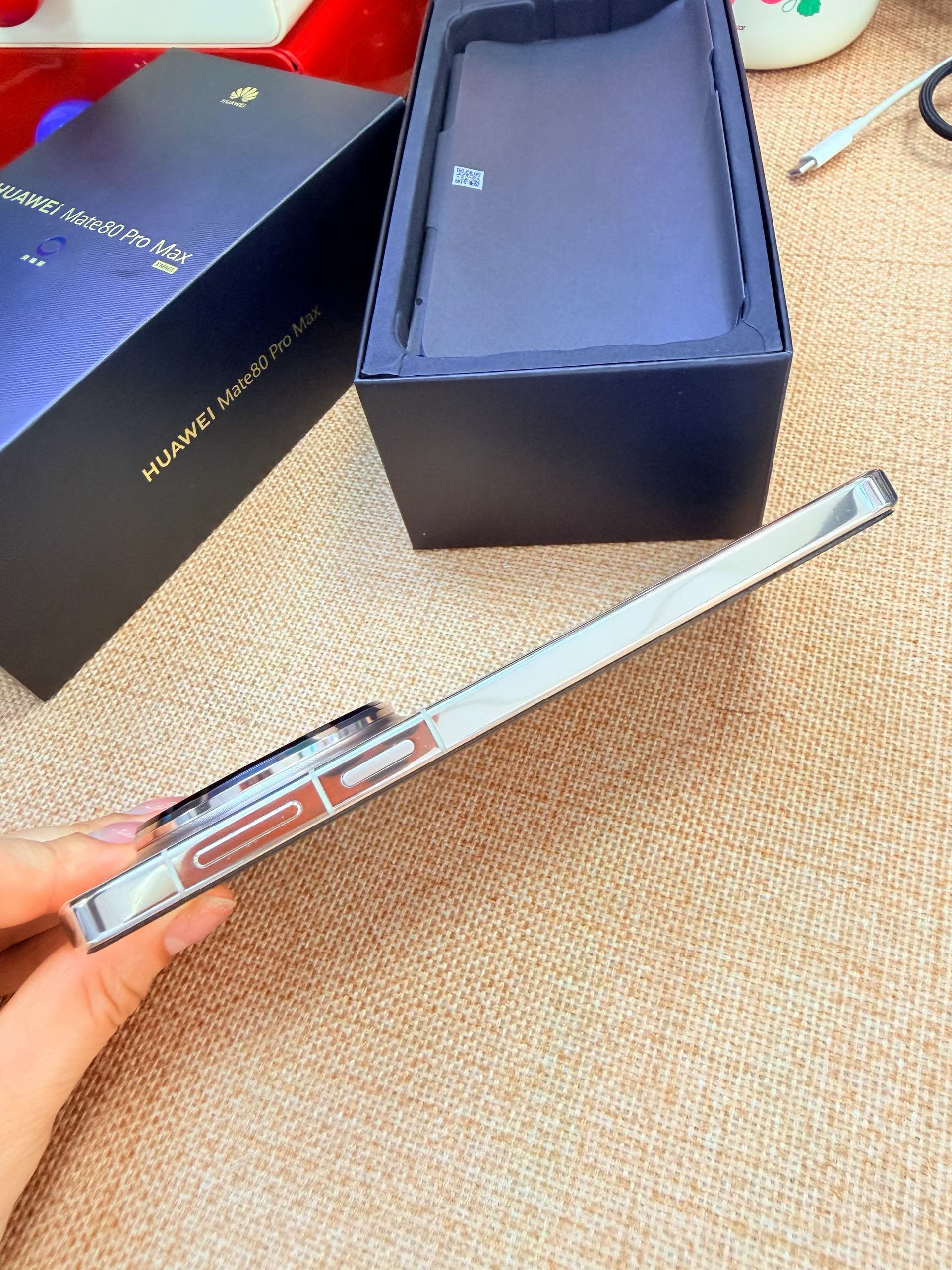 精品二手机华为Mate80ProMax16+512G金电池效率94%，官方