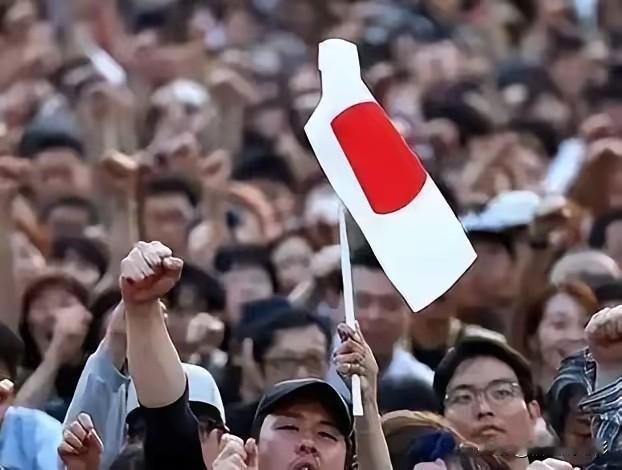 一位日本华人曾经表示"讲实话，中日如果开战，中国是打不过日本的，日本武器领先中国
